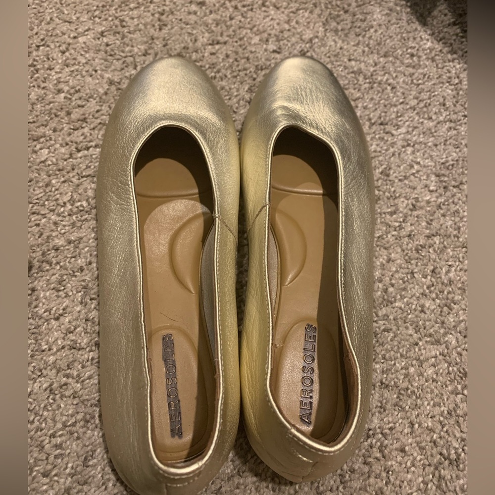 Gold aerosole shoes 8.5 super soft and comfy